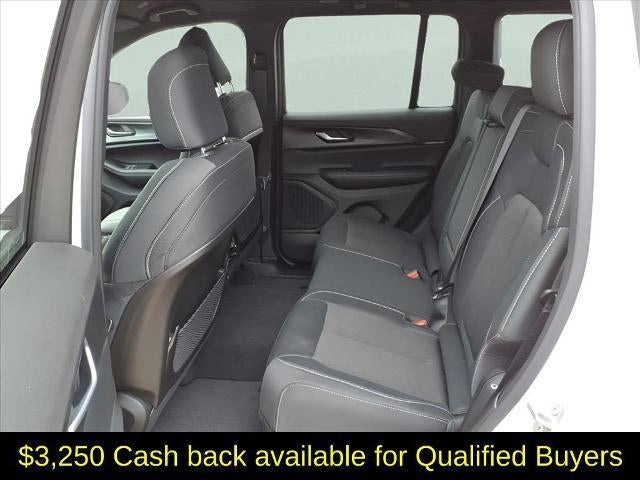 2025 Jeep Grand Cherokee Laredo 4x4