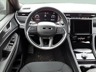 2025 Jeep Grand Cherokee Laredo 4x4