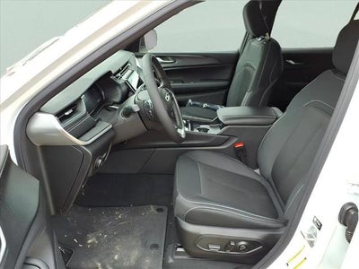 2025 Jeep Grand Cherokee Laredo 4x4