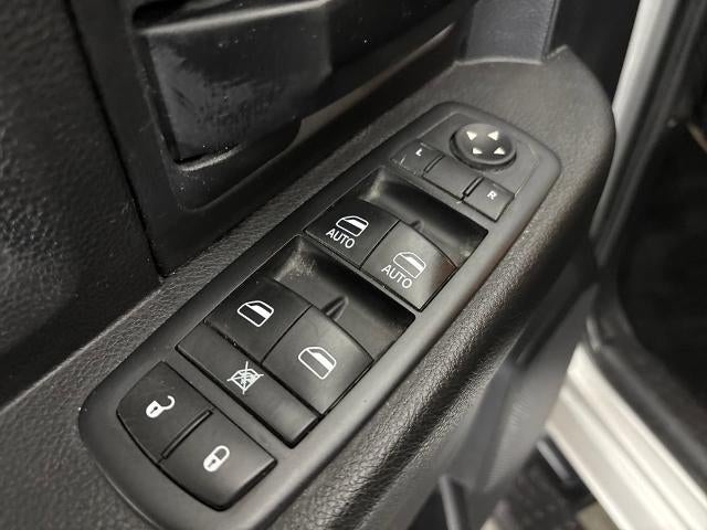 2017 RAM 1500 Tradesman Crew Cab 4x4 6'4" Box