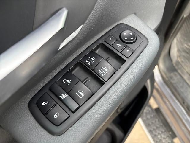 2021 RAM 1500 Big Horn Crew Cab 4x4 5'7" Box