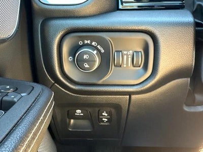 2025 RAM 1500 Laramie Crew Cab 4x4 5'7" Box