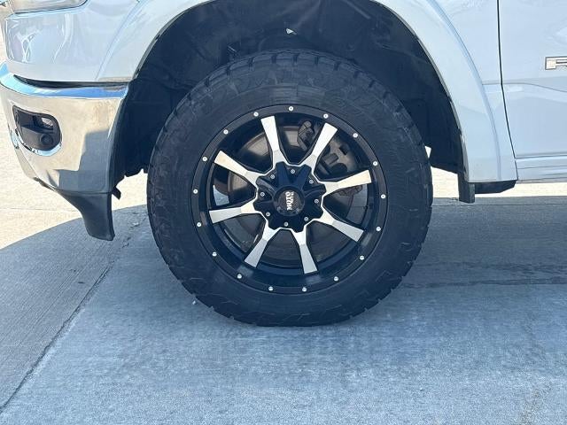 2020 RAM 1500 Laramie Crew Cab 4x4 5'7" Box