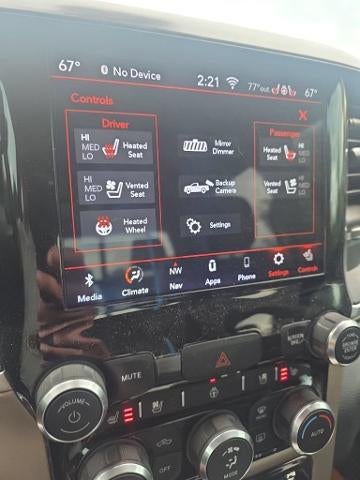 2020 RAM 1500 Laramie Crew Cab 4x4 5'7" Box