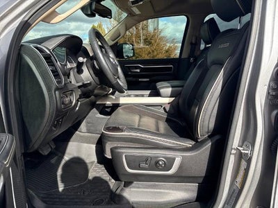 2020 RAM 1500 Laramie Crew Cab 4x4 5'7" Box