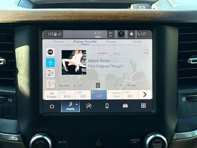 2022 RAM 1500 Laramie Crew Cab 4x4 5'7" Box