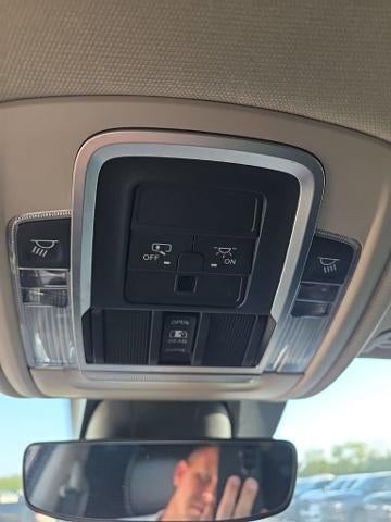 2022 RAM 1500 Laramie Crew Cab 4x4 5'7" Box