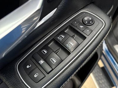 2020 RAM 1500 Laramie Crew Cab 4x4 5'7" Box