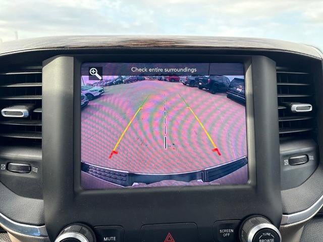 2020 RAM 1500 Laramie Crew Cab 4x4 5'7" Box