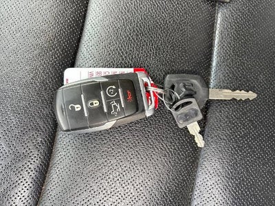 2020 RAM 1500 Laramie Crew Cab 4x4 5'7" Box