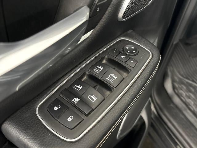 2023 RAM 1500 Laramie Crew Cab 4x4 5'7" Box