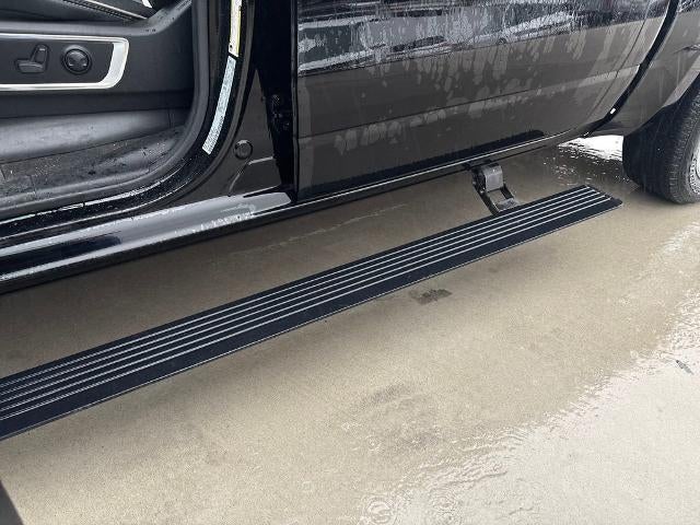 2023 RAM 1500 Laramie Crew Cab 4x4 5'7" Box
