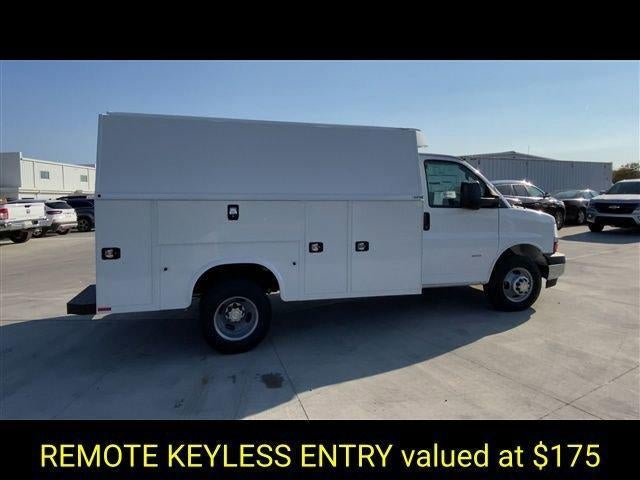 2024 Chevrolet Express Cutaway 3500 Base