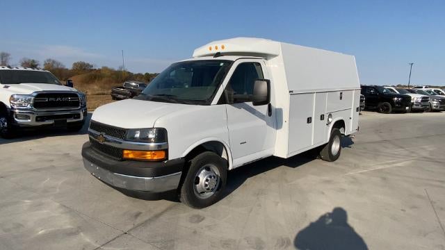2024 Chevrolet Express Cutaway 3500 Base