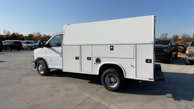 2024 Chevrolet Express Cutaway 3500 Base