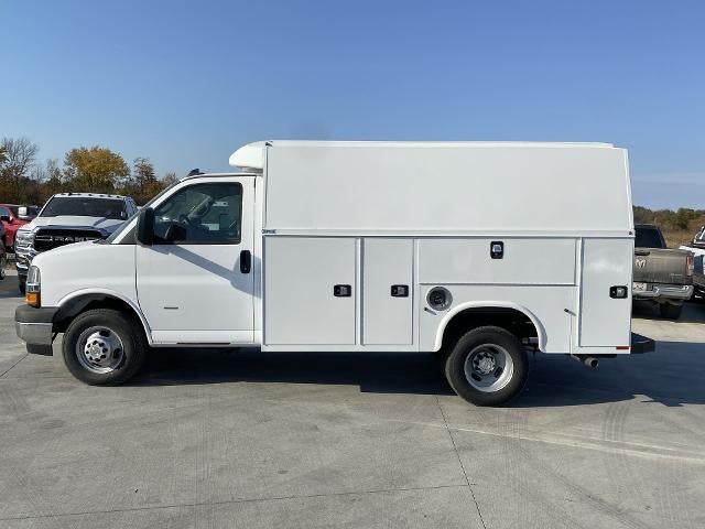 2024 Chevrolet Express Cutaway 3500 Base