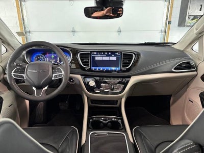 2023 Chrysler Pacifica Limited AWD