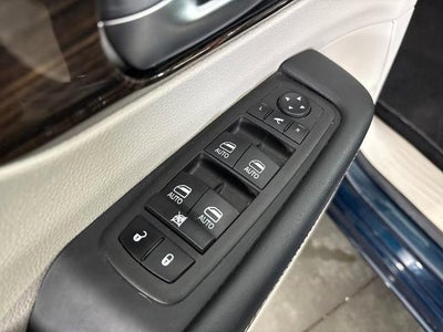 2023 Chrysler Pacifica Limited AWD