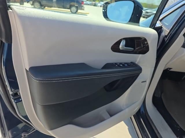 2023 Chrysler Pacifica Limited AWD