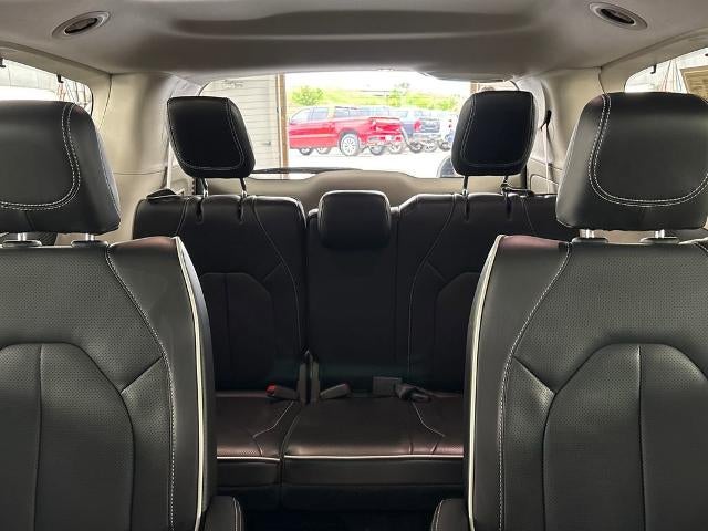 2023 Chrysler Pacifica Limited AWD