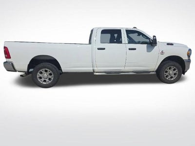 2023 RAM 3500 Tradesman Crew Cab 4x4 8' Box