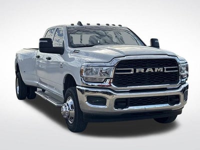 2024 RAM 3500 Tradesman Crew Cab 4x4 8' Box