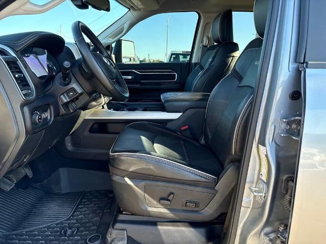 2024 RAM 3500 Laramie Crew Cab 4x4 8' Box