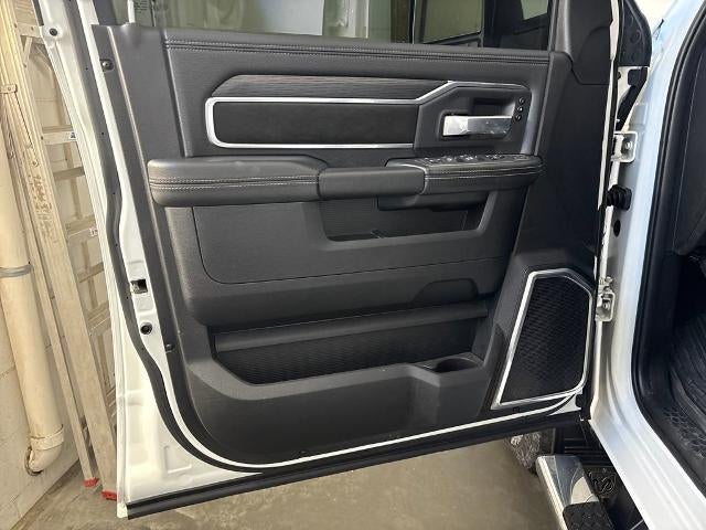 2024 RAM 3500 Laramie Crew Cab 4x4 8' Box