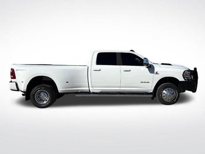 2024 RAM 3500 Laramie Crew Cab 4x4 8' Box