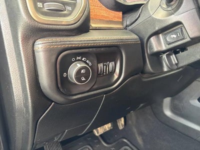 2020 RAM 3500 Laramie Longhorn Crew Cab 4x4 8' Box