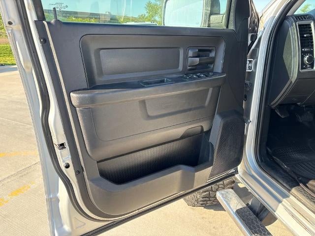 2017 RAM 2500 Tradesman Crew Cab 4x4 6'4" Box