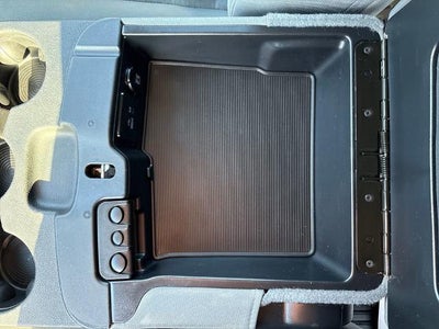2017 RAM 2500 Tradesman Crew Cab 4x4 6'4" Box