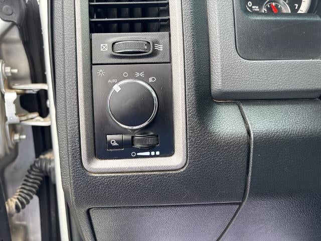 2017 RAM 2500 Tradesman Crew Cab 4x4 6'4" Box