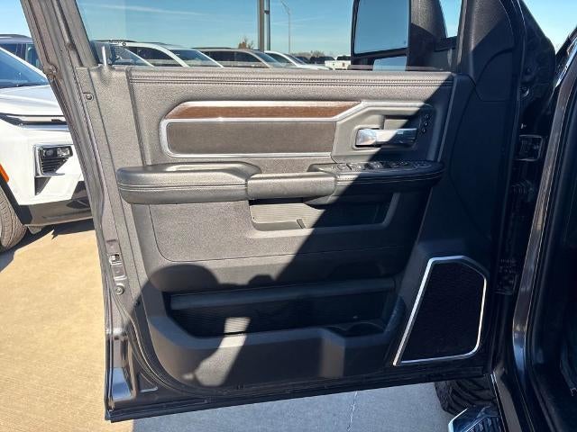 2023 RAM 2500 Laramie Crew Cab 4x4 6'4" Box