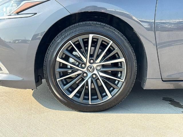 2025 Lexus ES 300h ES 300h