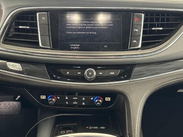 2022 Buick Enclave Essence