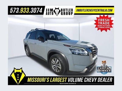 2022 Nissan Pathfinder SL 4WD