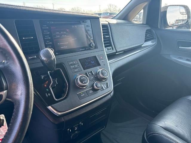 2019 Toyota Sienna SE 8 Passenger