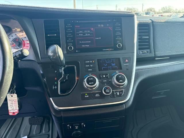 2019 Toyota Sienna SE 8 Passenger