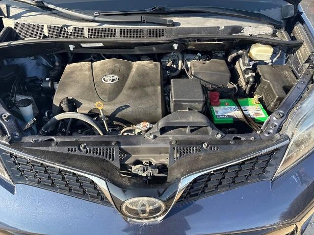 2019 Toyota Sienna SE 8 Passenger