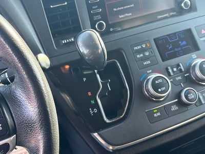 2019 Toyota Sienna SE 8 Passenger
