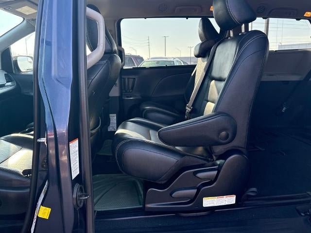 2019 Toyota Sienna SE 8 Passenger