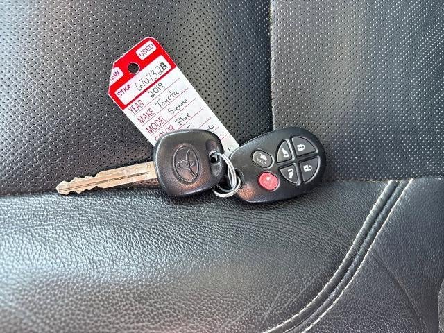 2019 Toyota Sienna SE 8 Passenger