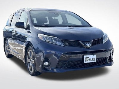 2019 Toyota Sienna SE 8 Passenger