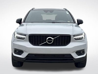 2022 Volvo XC40 T4 R-Design