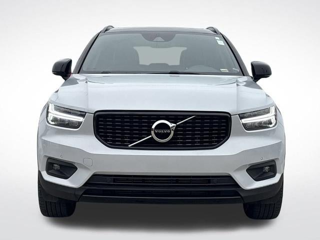 2022 Volvo XC40 T4 R-Design