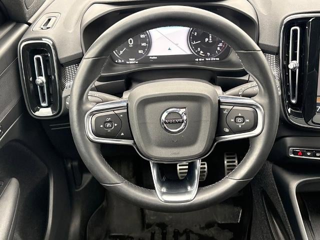 2022 Volvo XC40 T4 R-Design