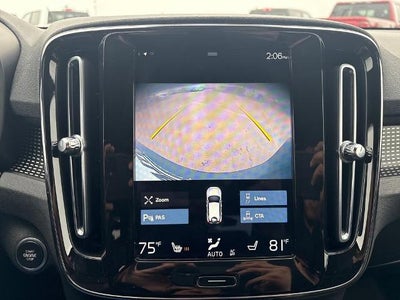 2022 Volvo XC40 T4 R-Design