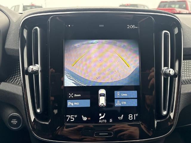 2022 Volvo XC40 T4 R-Design