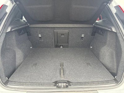 2022 Volvo XC40 T4 R-Design